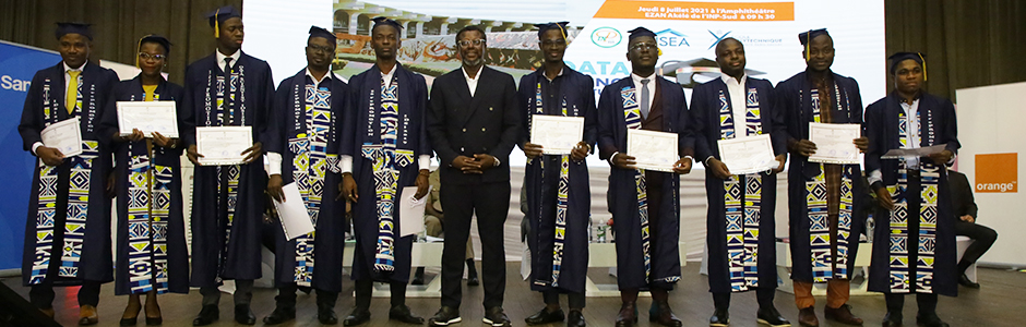 remise_de_diplome_a_la_1ere_promotion_de_data_science_institute_940 × 300